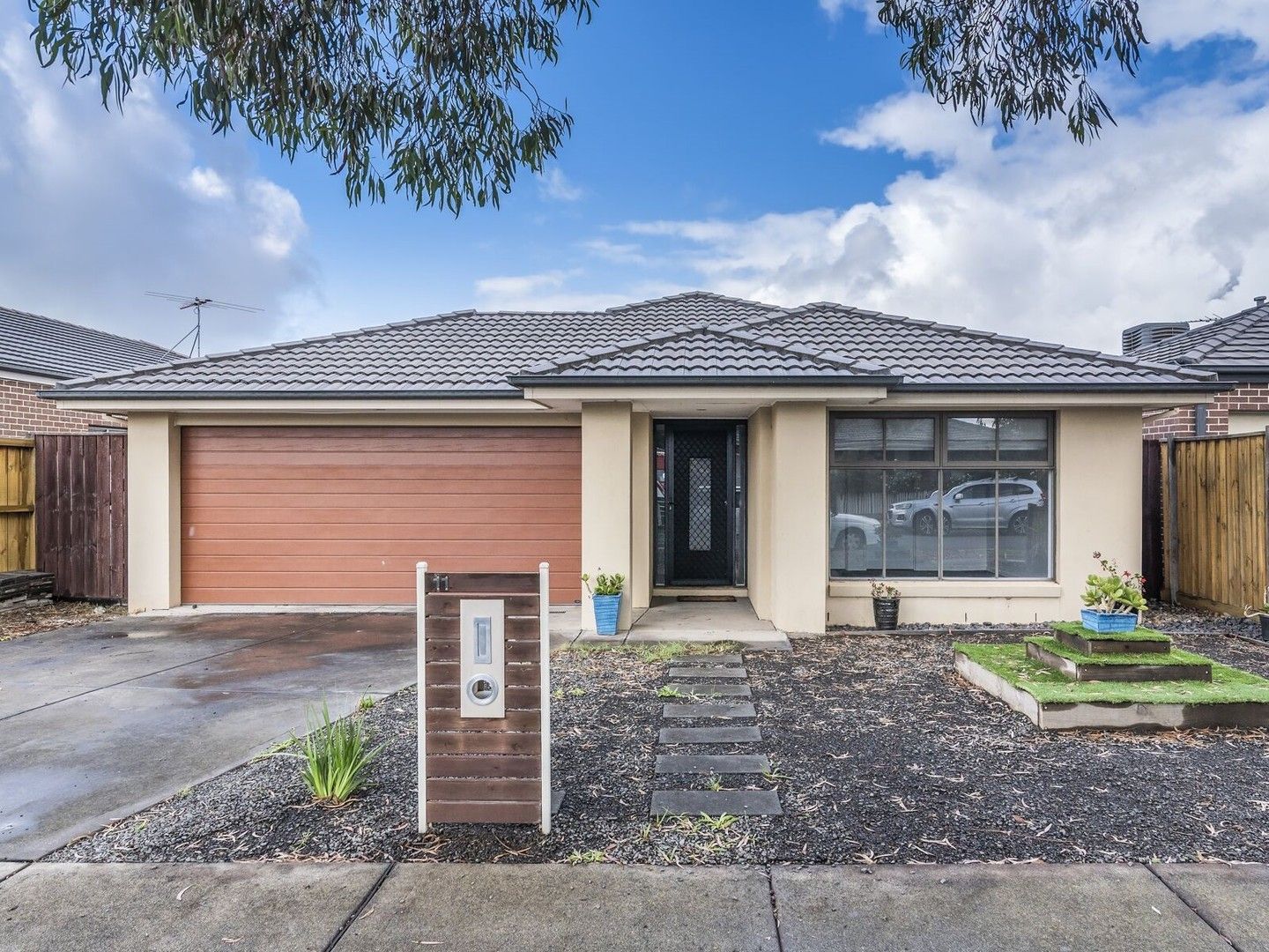 4 bedrooms House in 11 Coolibah Street DOREEN VIC, 3754