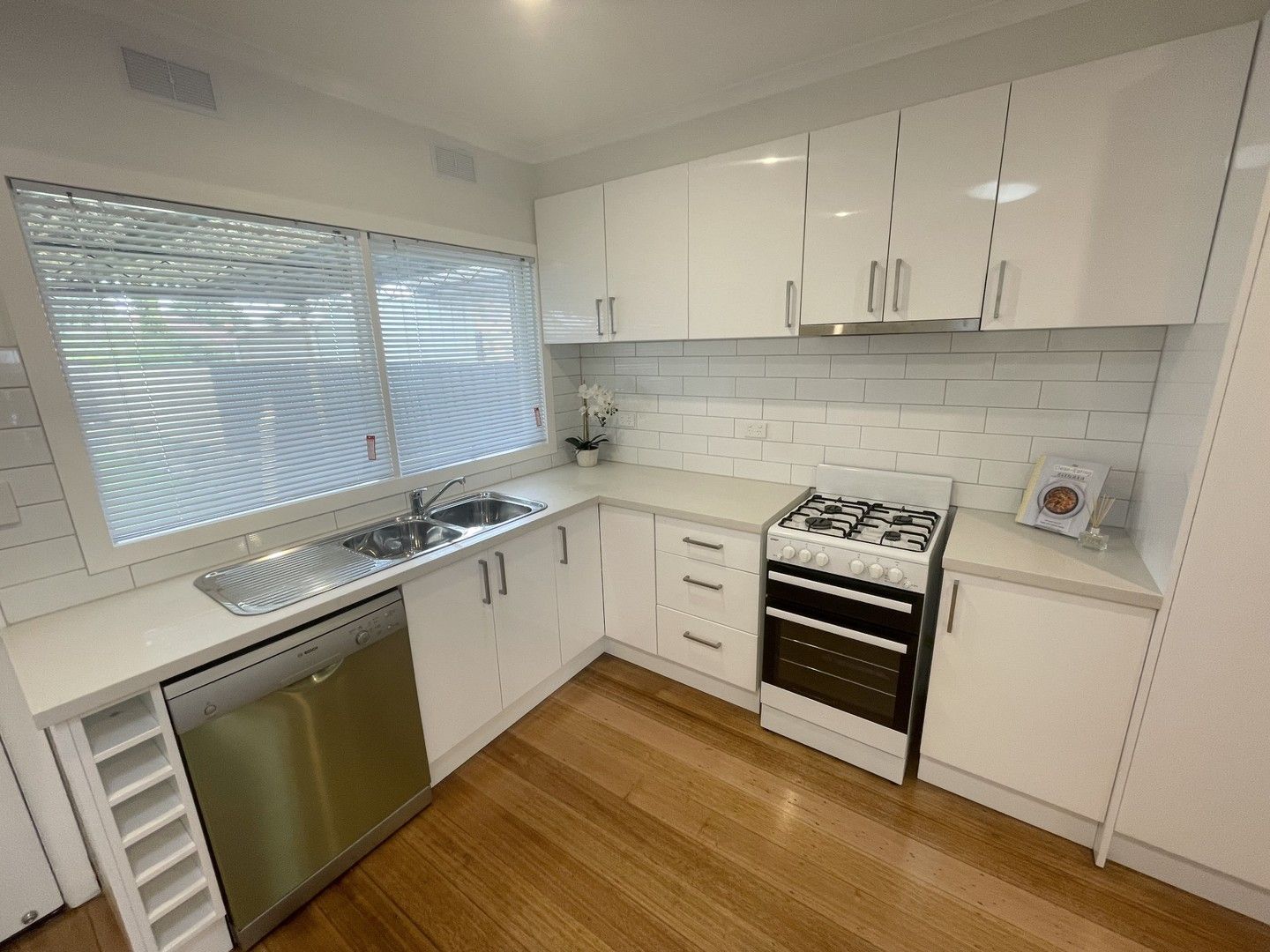 3 bedrooms House in 9 Fenfield Street ALTONA VIC, 3018