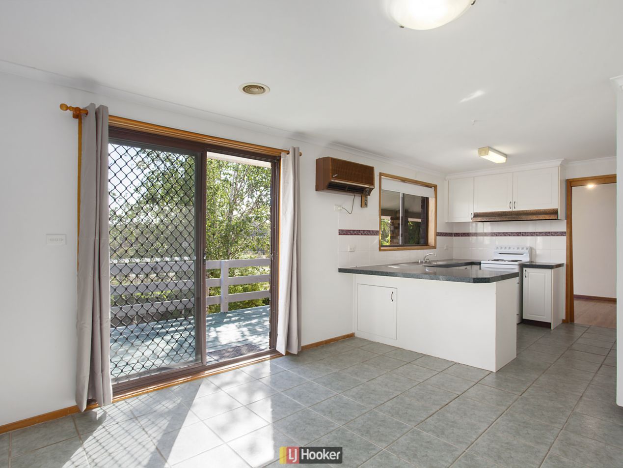 32 Wrenfordsley Place, Latham ACT 2615, Image 2