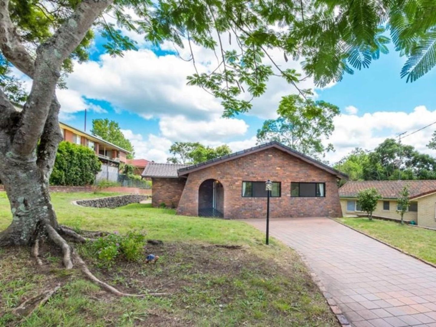 18 Valley View Drive, Lismore Heights Property History & Address