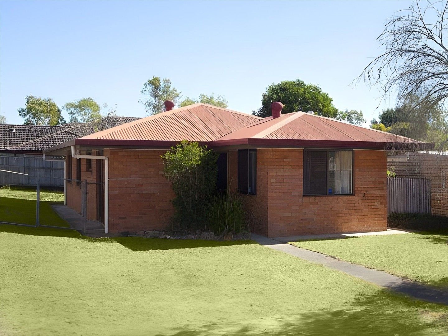 4 bedrooms House in 7 Mullins Street COOPERS PLAINS QLD, 4108