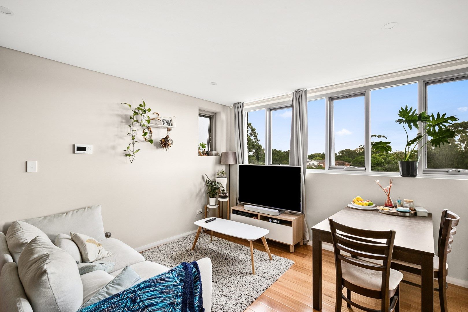 1 bedrooms Apartment / Unit / Flat in 29/50 Loftus Crescent HOMEBUSH NSW, 2140