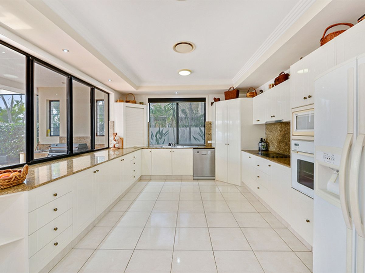 1056 Rosebank way West, Hope Island QLD 4212, Image 2