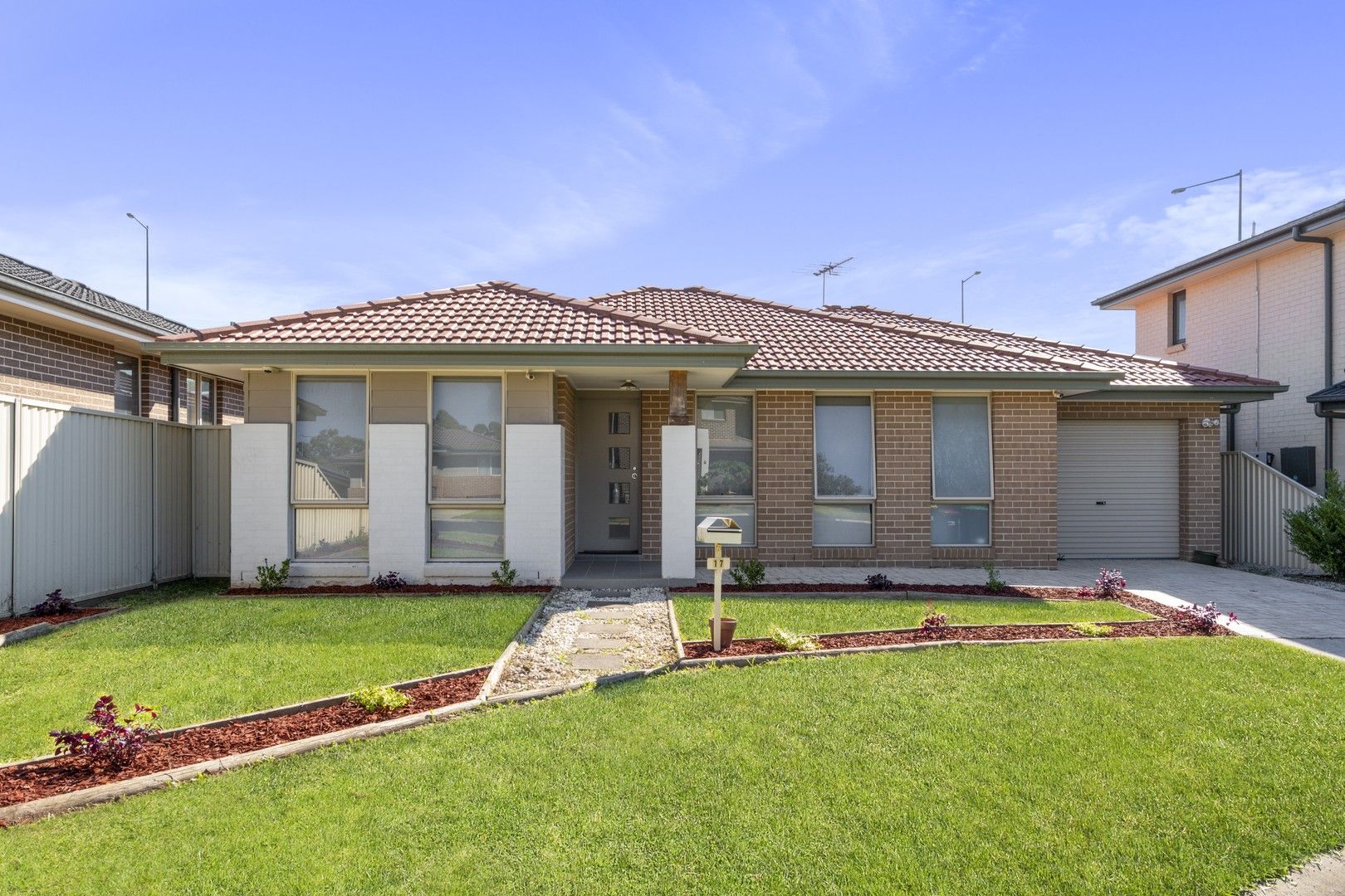 3 bedrooms House in Lot 17 Split Close PRESTONS NSW, 2170