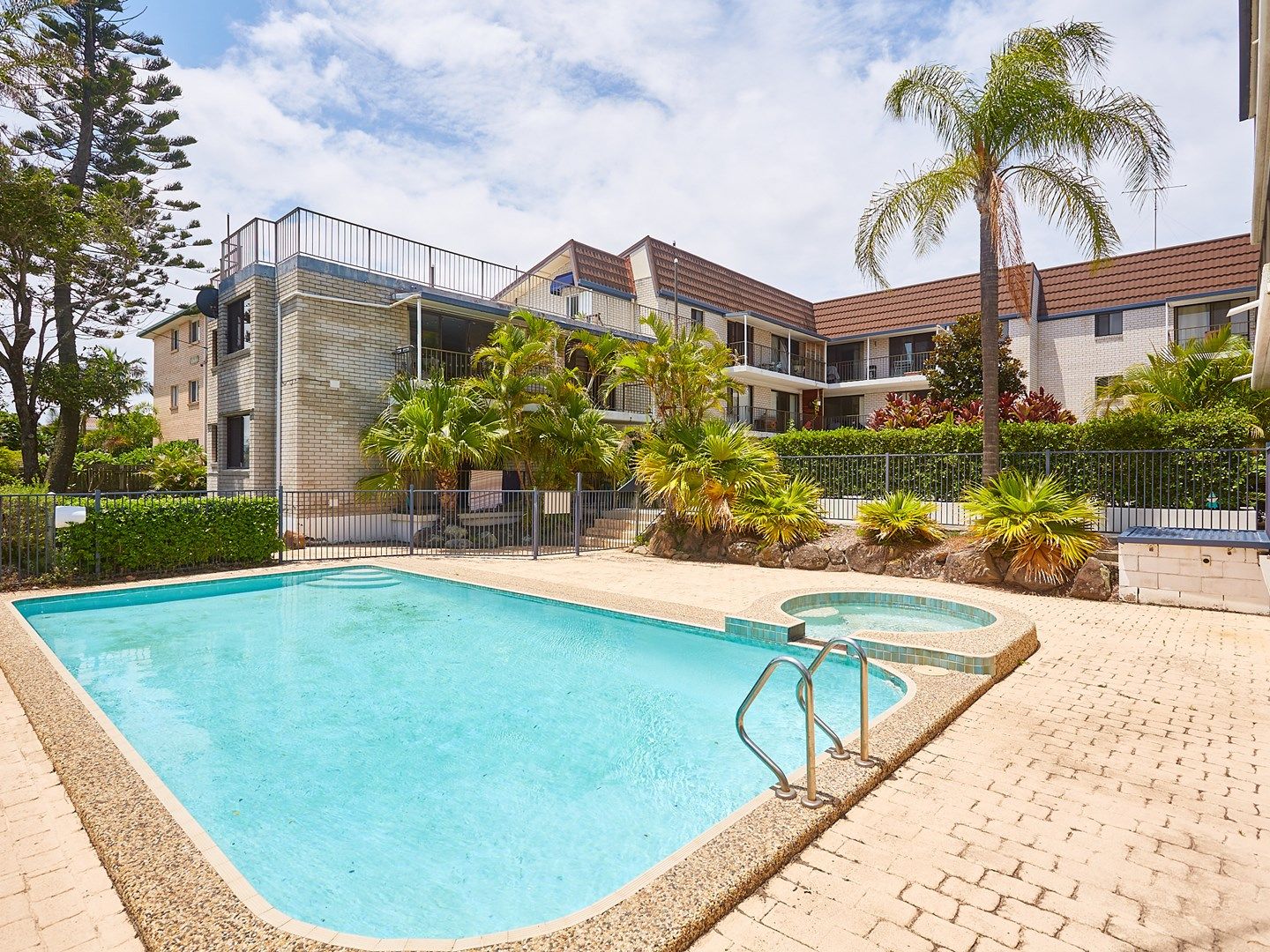 2 bedrooms Apartment / Unit / Flat in 11/2269 Gold Coast Highway MERMAID BEACH QLD, 4218