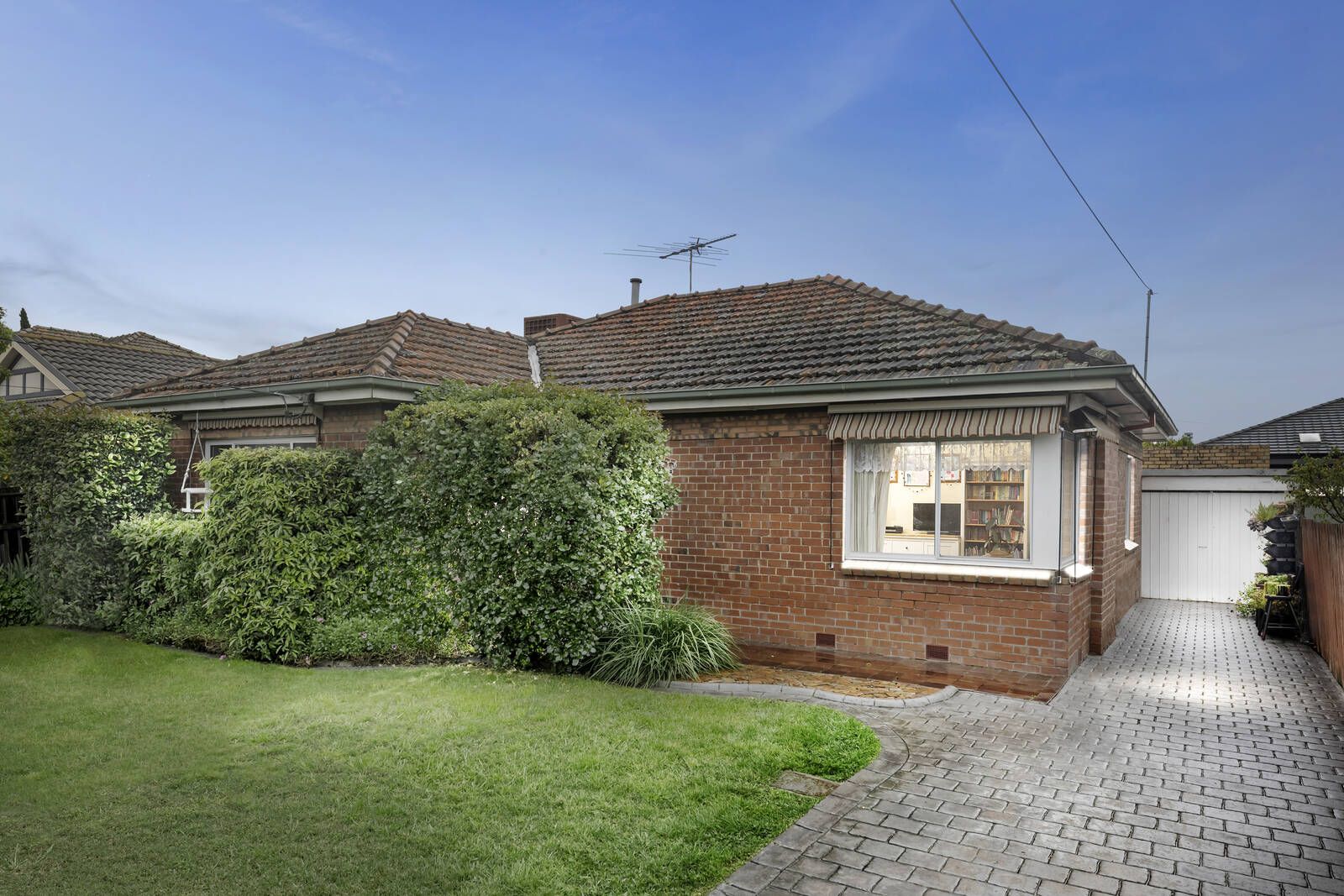 555 Moreland Road, Pascoe Vale South Property History & Address