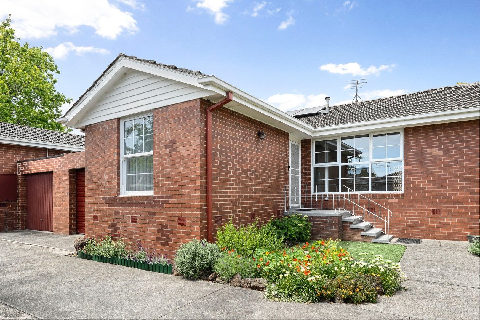 2 bedrooms Apartment / Unit / Flat in 2/28 Cornell St CAMBERWELL VIC, 3124