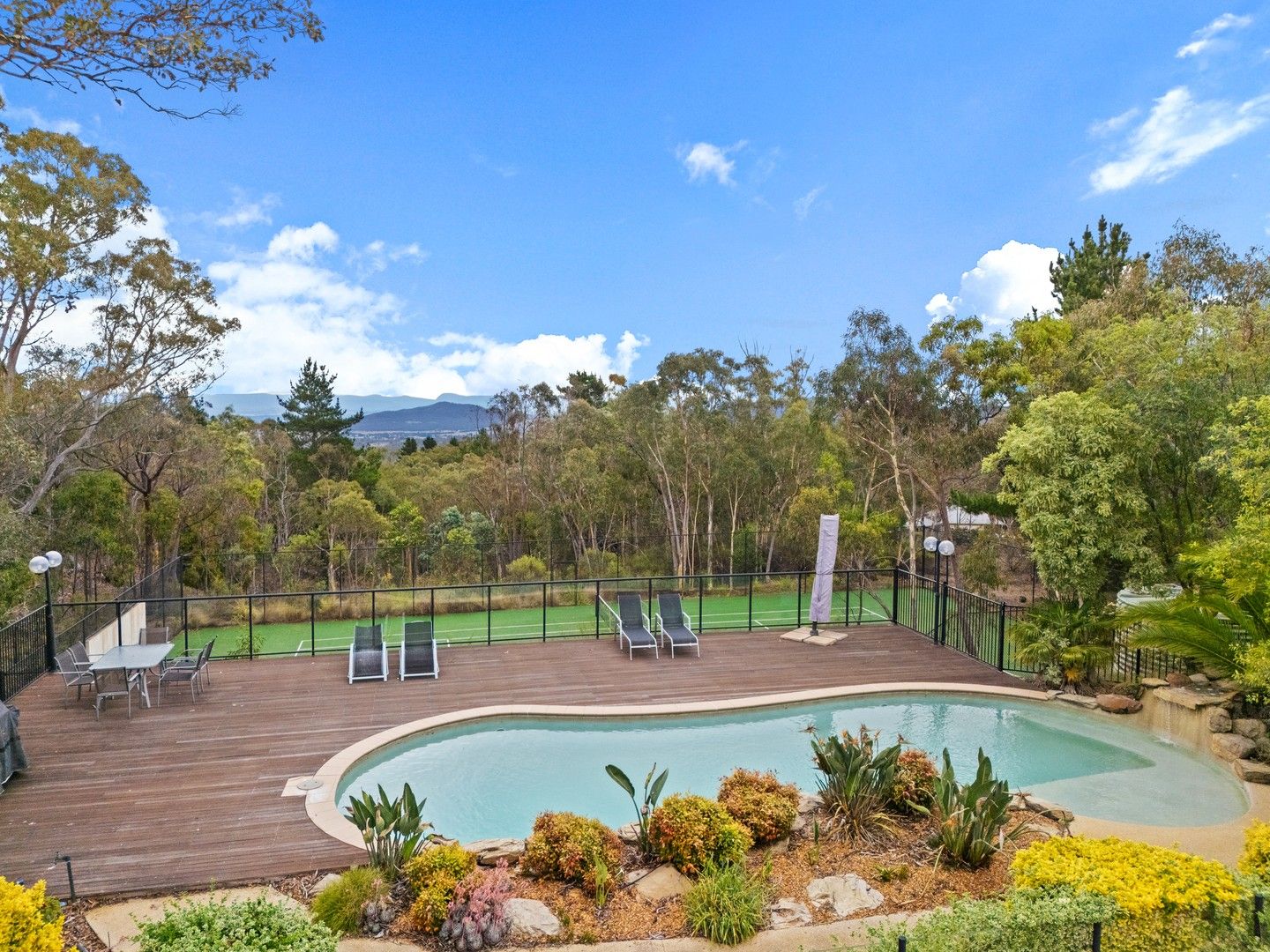 6 bedrooms House in 10 Cooper Road WAMBOIN NSW, 2620
