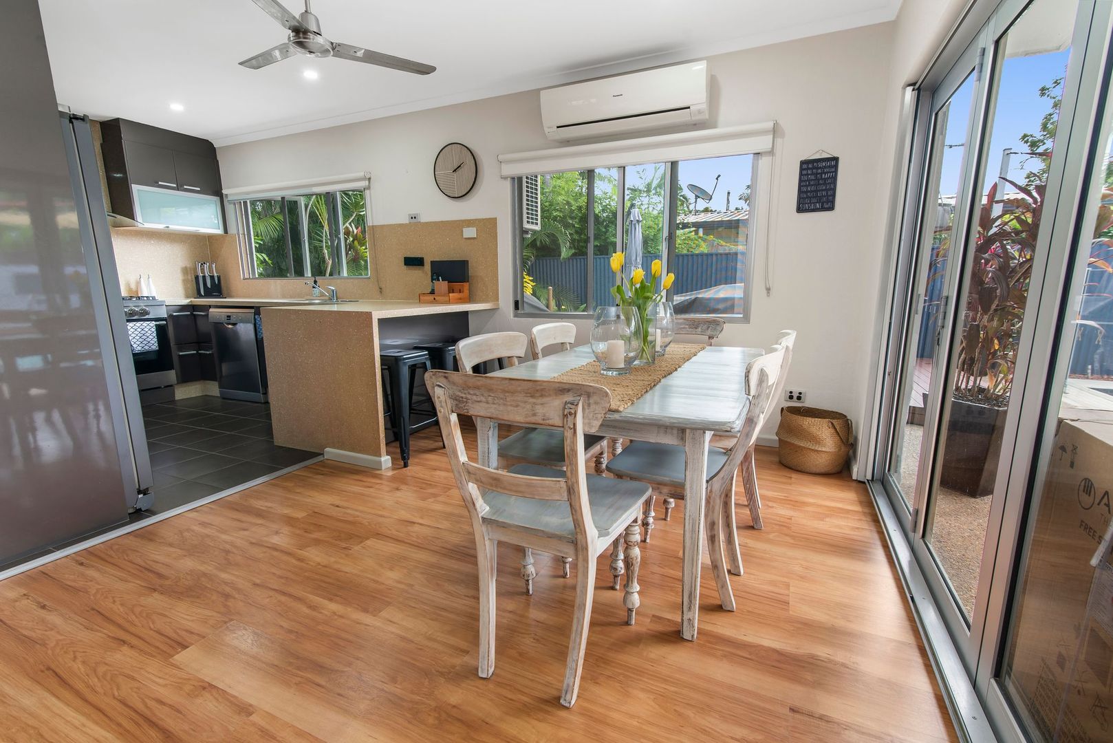 27 Tamarind Street, Holloways Beach QLD 4878, Image 2