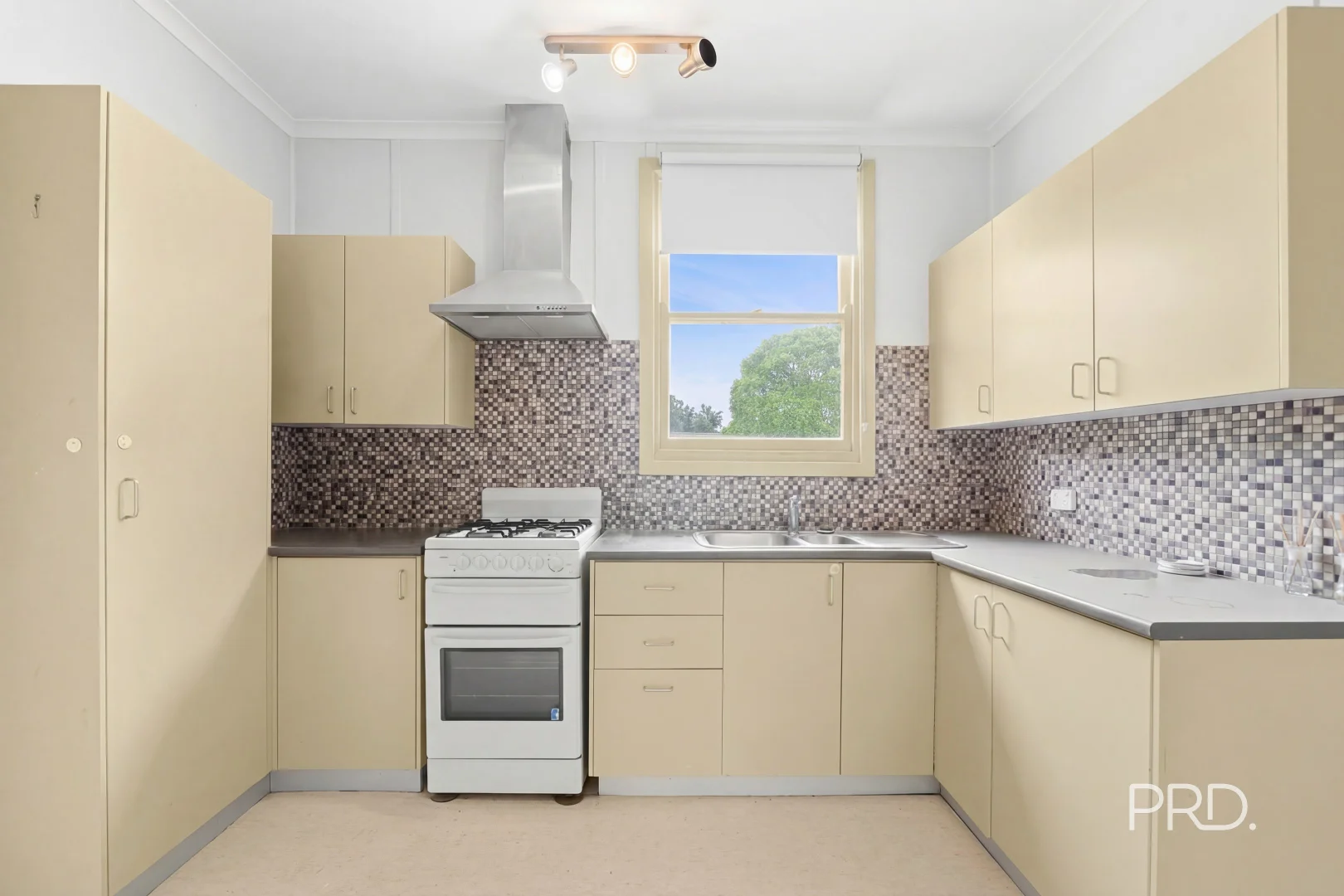 Additional image 2 of 15 Margaret Ave, Mount Austin NSW 2650