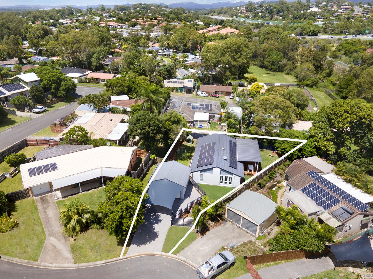 4 Magill Court, Carrara QLD 4211, Image 1