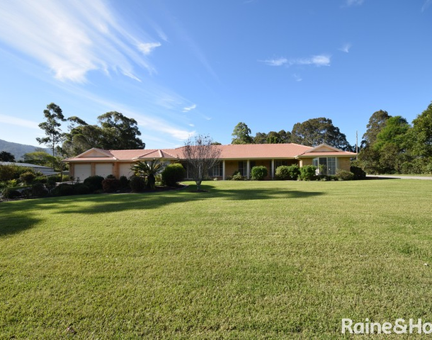 20 Tartarian Crescent, Bomaderry NSW 2541
