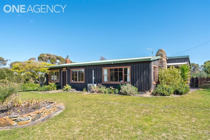 2 Larooma Road, Hawley Beach TAS 7307, Image 1