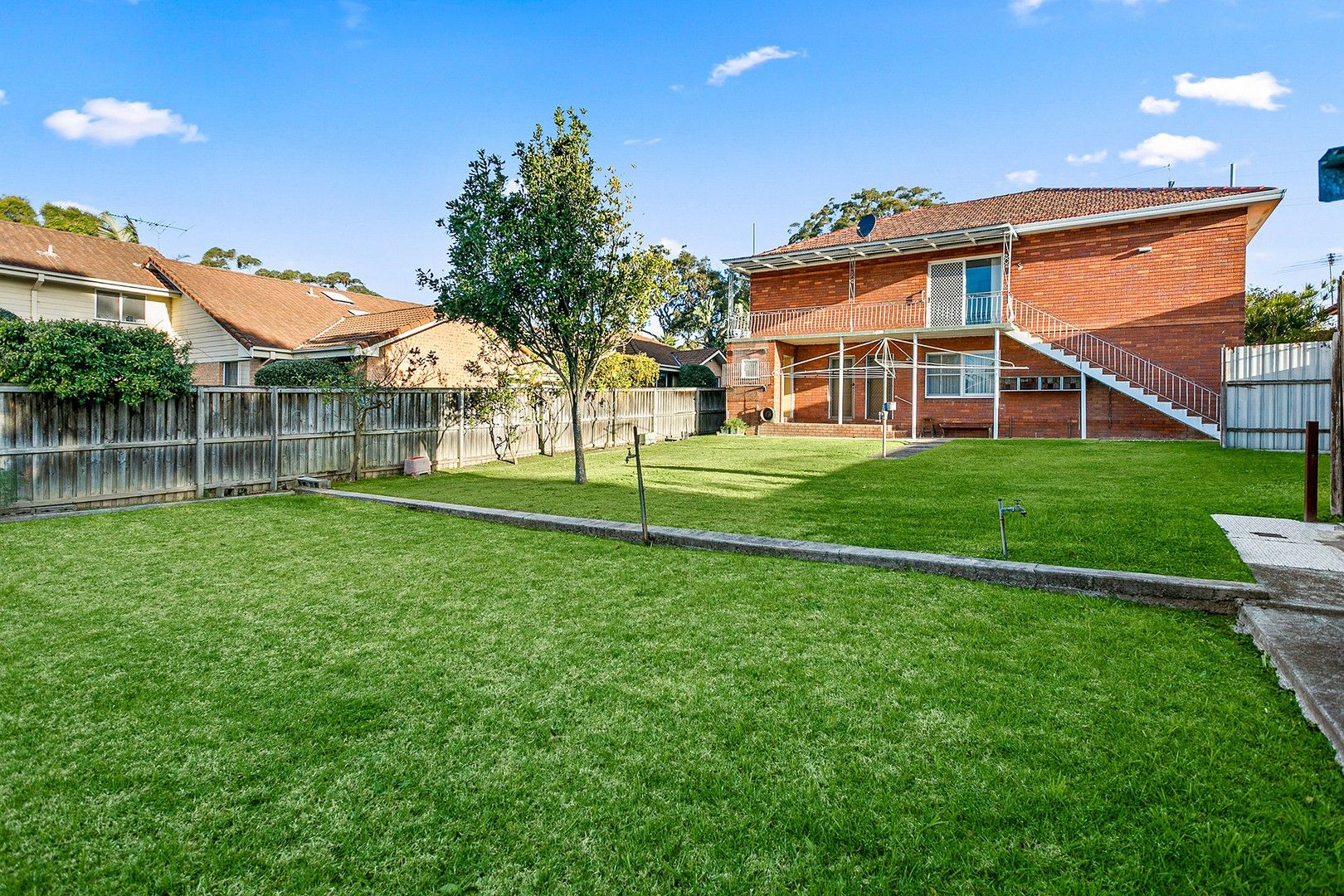 4 bedrooms House in 279 President Avenue MIRANDA NSW, 2228