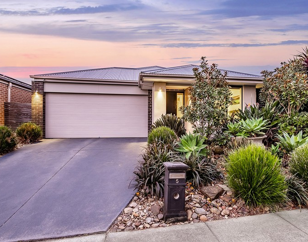 5 Coolana Drive, Clyde North VIC 3978