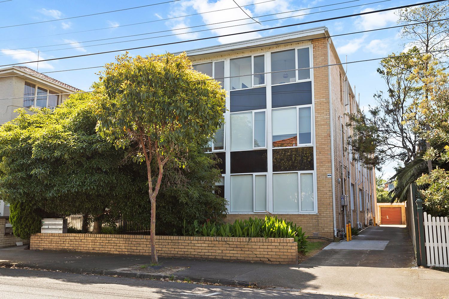 2 bedrooms Apartment / Unit / Flat in 7/12 Milton Street ELWOOD VIC, 3184