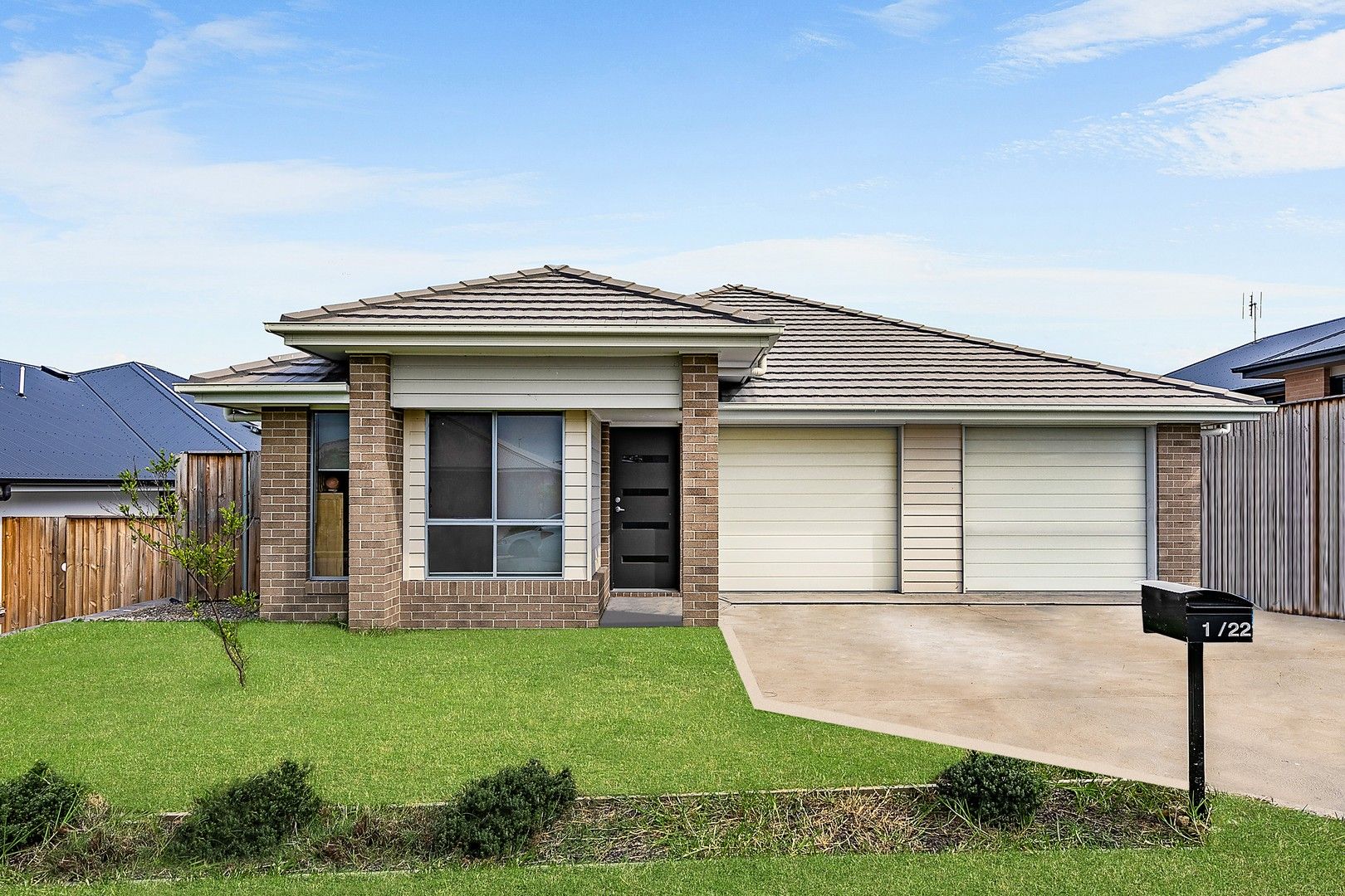 1 & 2/22 Mcglinchey Crescent, Thornton NSW 2322, Image 0