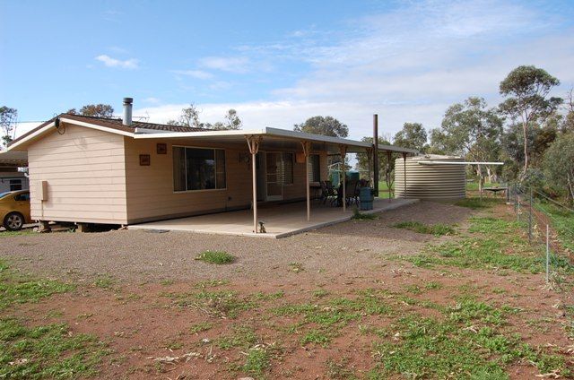 352 Schmidt Road, QUORN SA 5433, Image 2