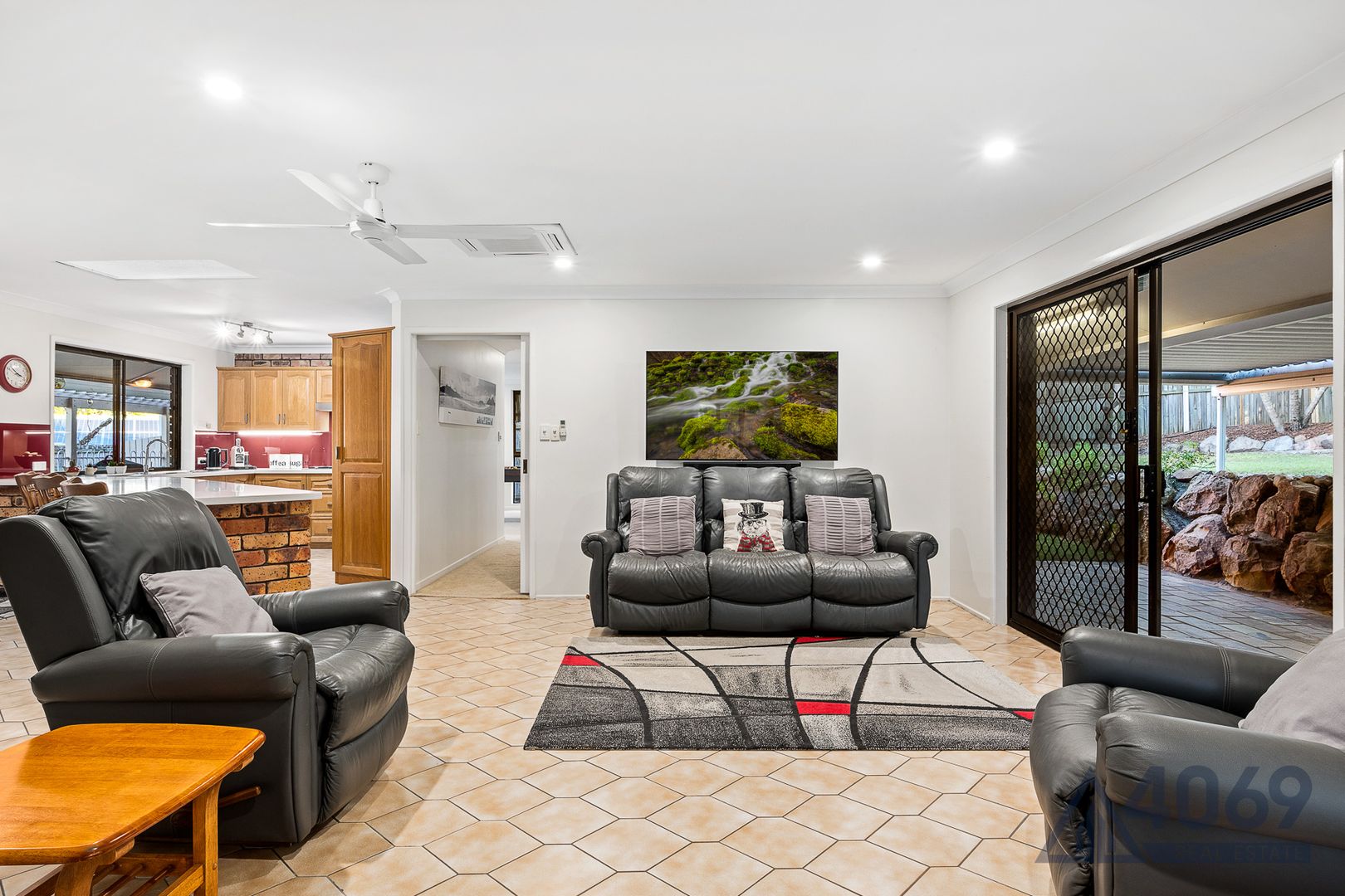 9 Noval Court, Bellbowrie QLD 4070, Image 2