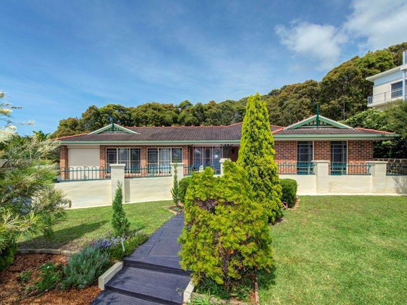 3 Sea Eagle Crescent, CAVES BEACH NSW 2281, Image 0