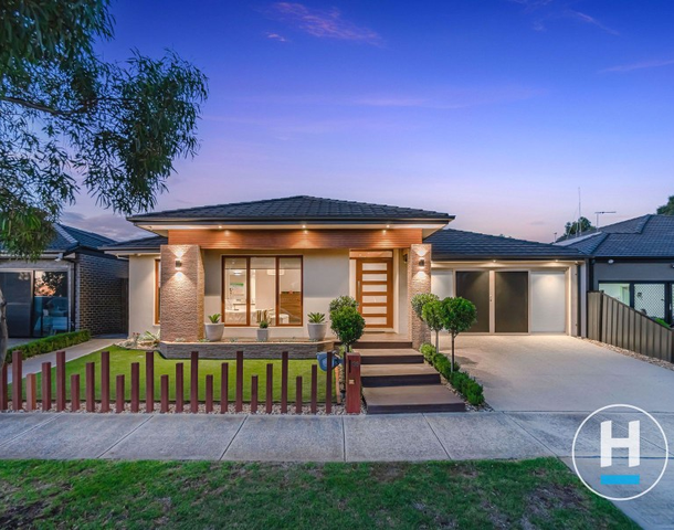 66 Bluebird Way, Roxburgh Park VIC 3064