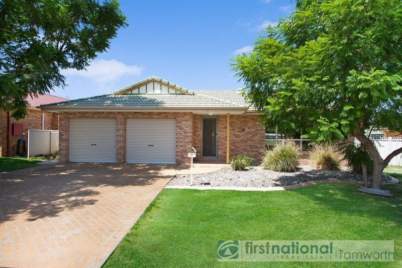 4 bedrooms House in 28 Wahroonga Drive TAMWORTH NSW, 2340