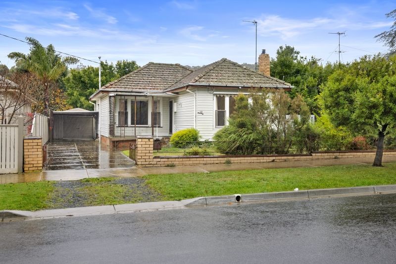 2 bedrooms House in 13 Reid Street BROWN HILL VIC, 3350