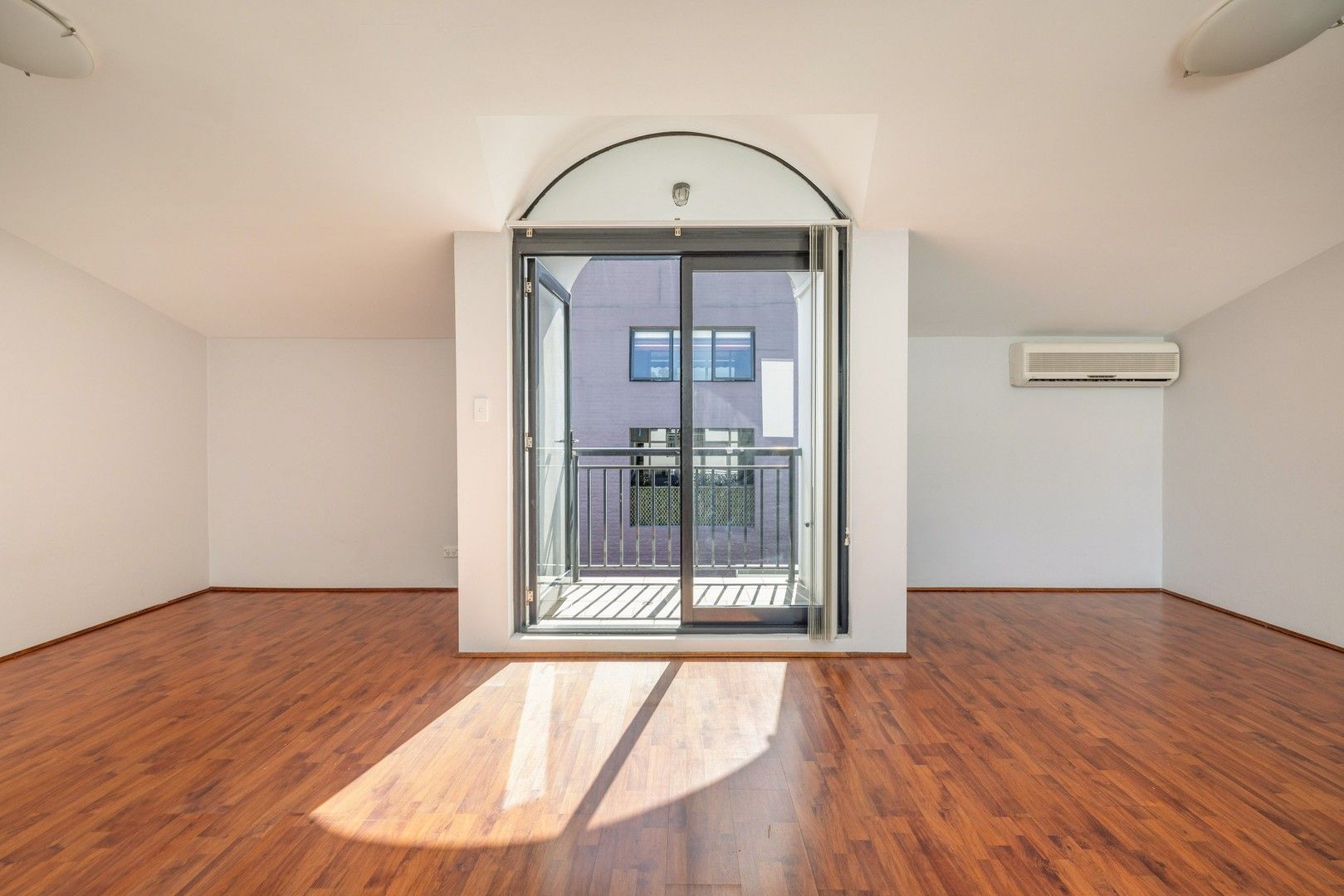 2 bedrooms Apartment / Unit / Flat in 46/1-35 Pine Street CHIPPENDALE NSW, 2008
