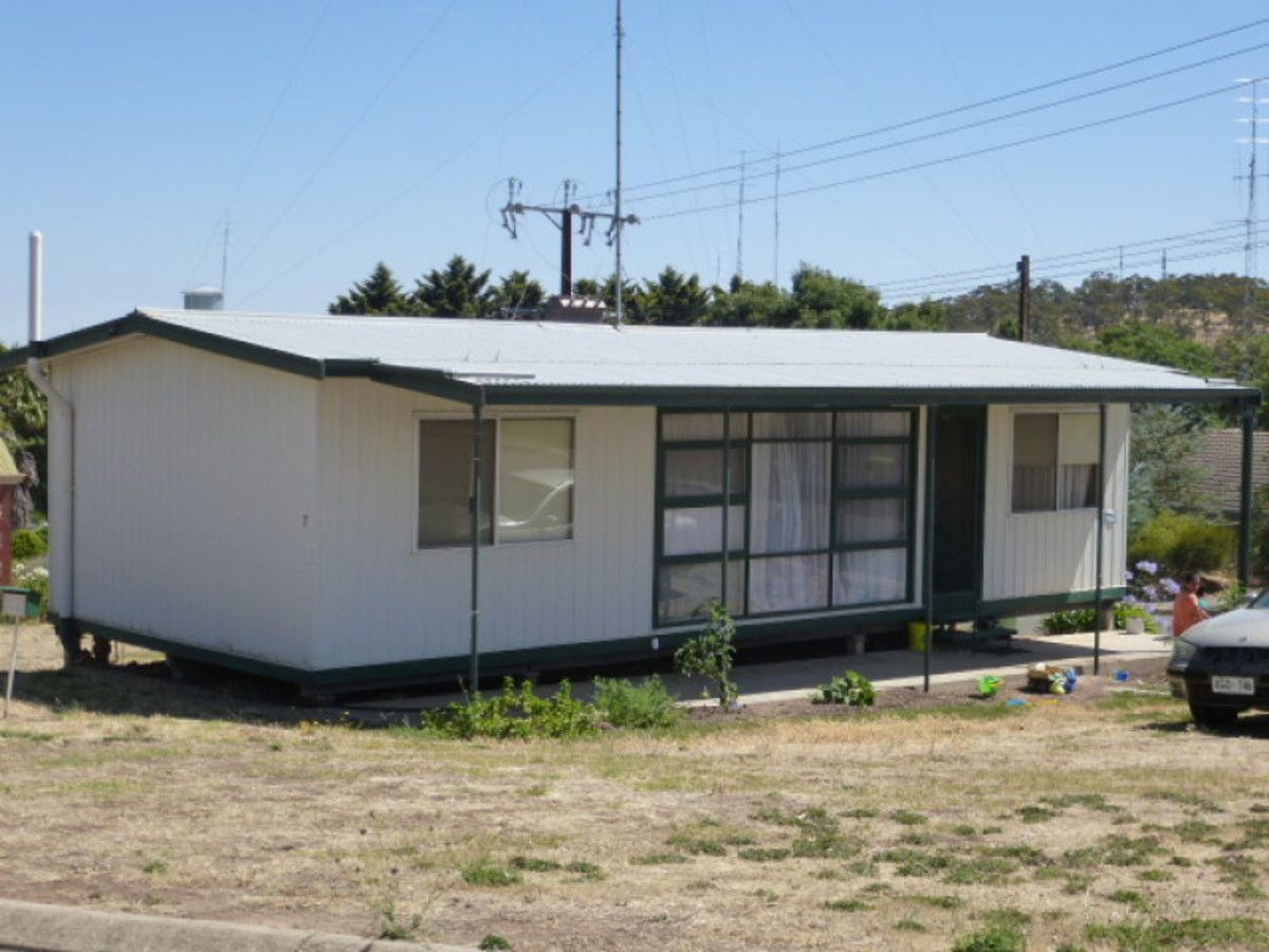 2 bedrooms House in 7 Houghton Street CLARE SA, 5453