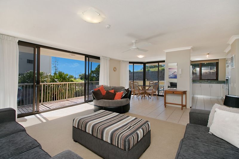 6/3 Eden Avenue, Rainbow Bay QLD 4225, Image 1