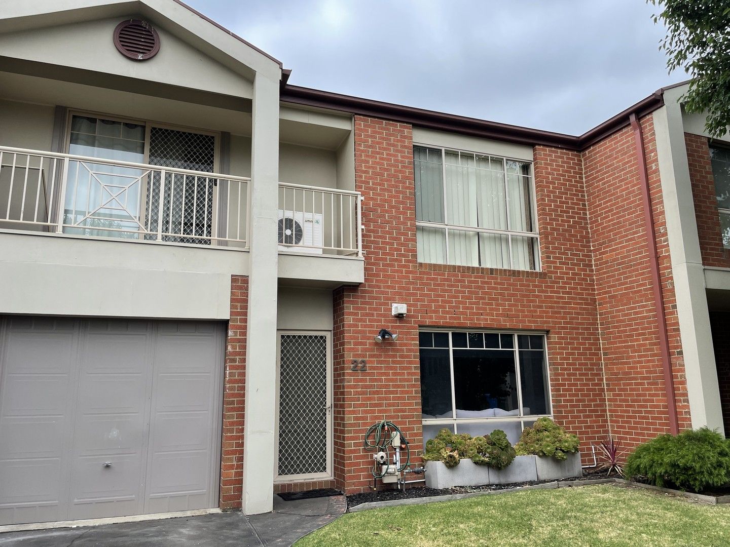 3 bedrooms House in 22/12 Grant Close BERWICK VIC, 3806