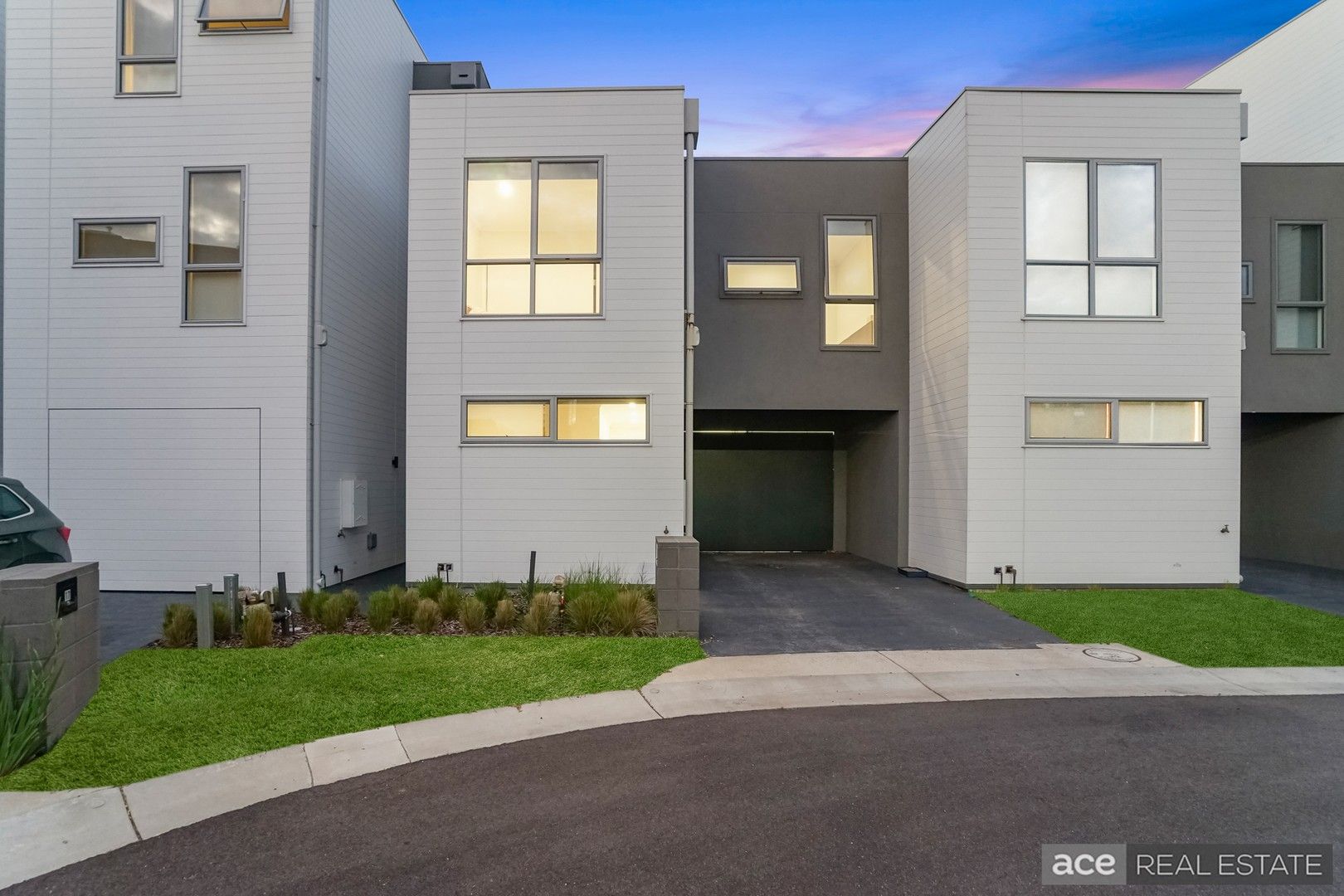 19 Zeta Crescent, Point Cook VIC 3030, Image 0