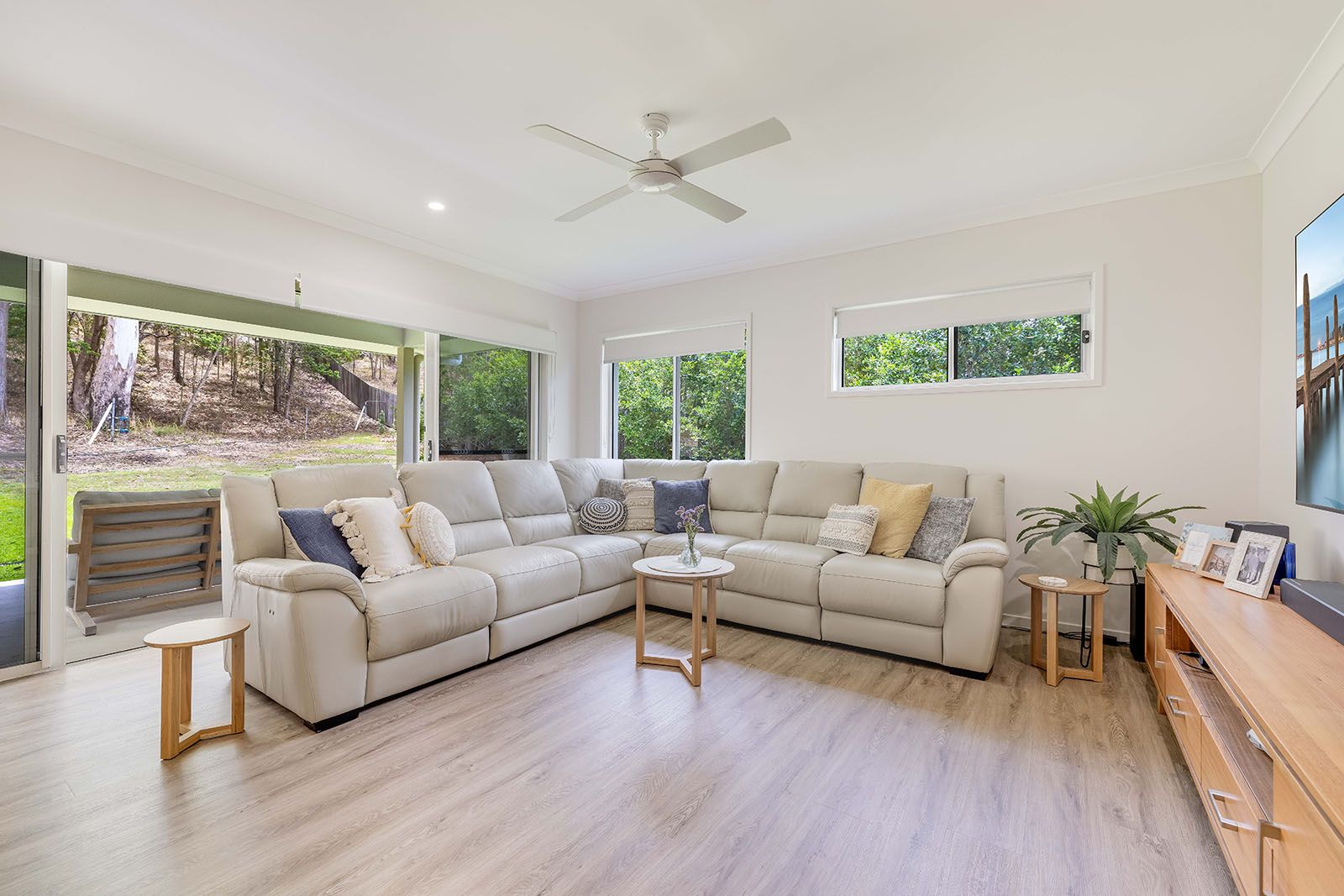 8 Campbell Place, Landsborough QLD 4550, Image 2