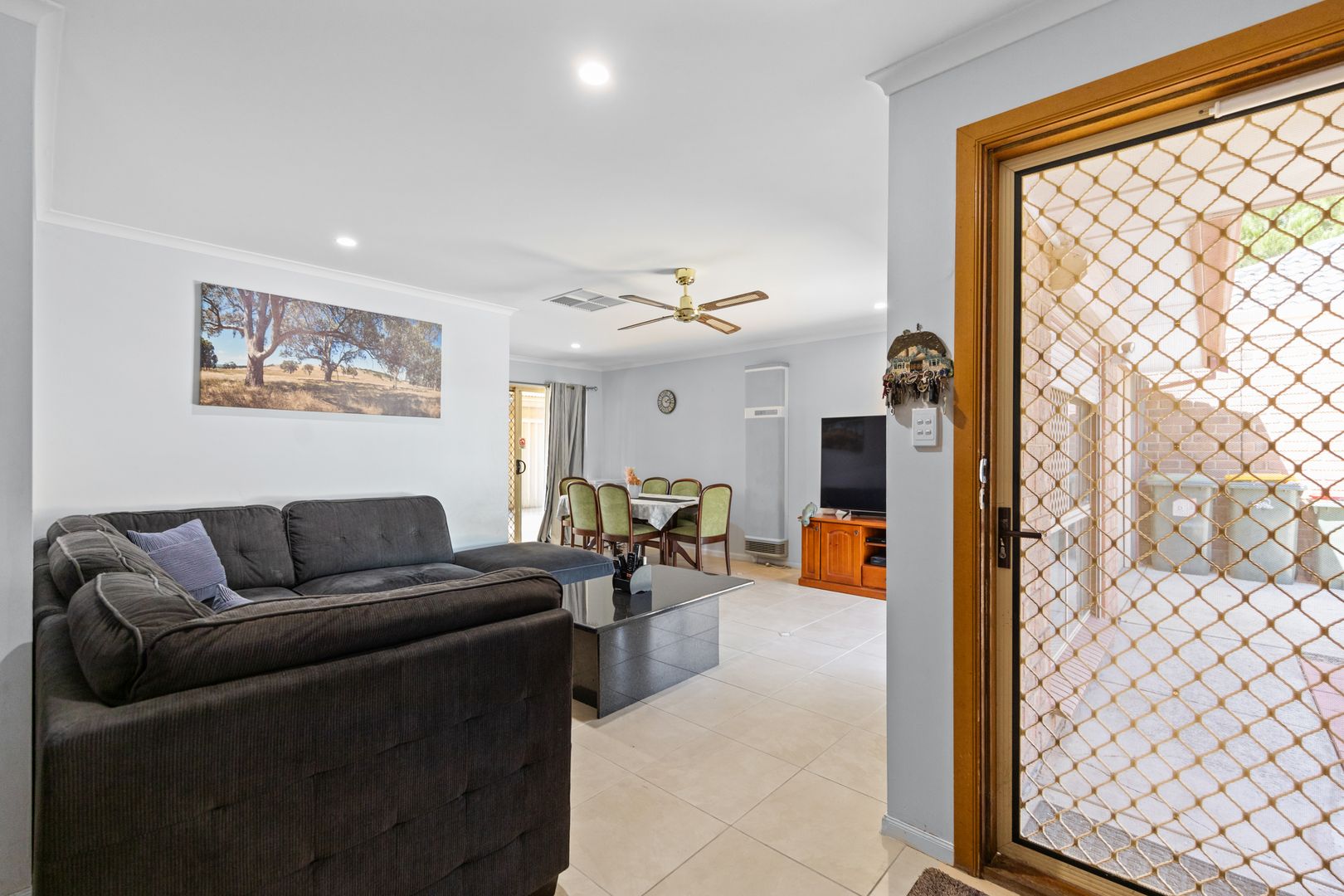 6 Coachwood Close, Blakeview SA 5114, Image 2