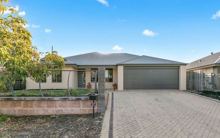4 bedrooms House in 57 Elmridge Parkway ELLENBROOK WA, 6069