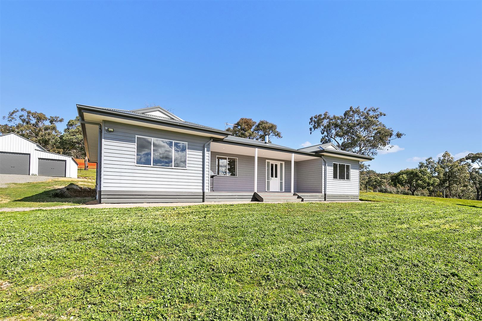 518 LintonPiggoreet Road, Happy Valley Property History & Address
