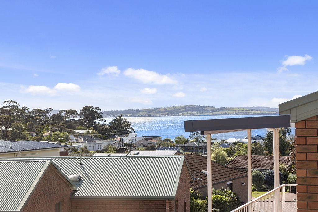 11/180 Roslyn Avenue, Blackmans Bay TAS 7052, Image 2