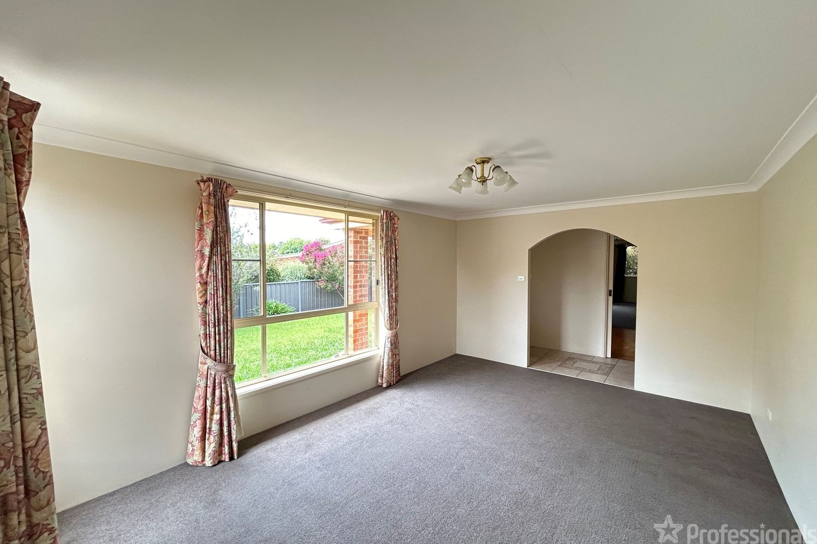 22 Ibis Crescent, Orange NSW 2800, Image 2