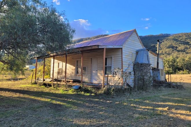 Picture of 31 Hospital Hill Road, ARALUEN NSW 2622