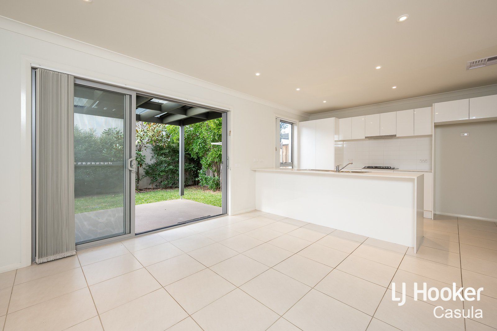 25 Three Bees Drive, Glenfield NSW 2167, Image 2