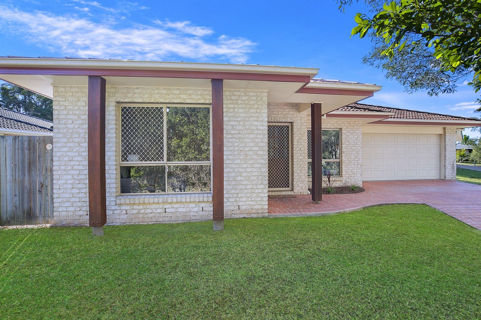 5 bedrooms House in 35 Snipe Street REDLAND BAY QLD, 4165
