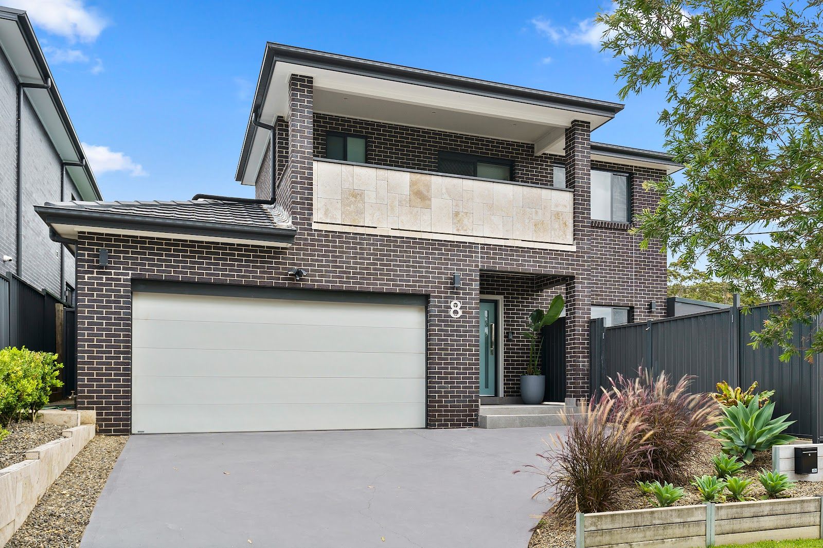 8 Georges Crescent, Georges Hall NSW 2198