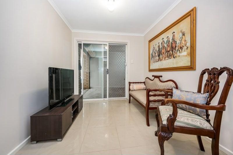 10 Queens Court, Blakeview SA 5114, Image 2