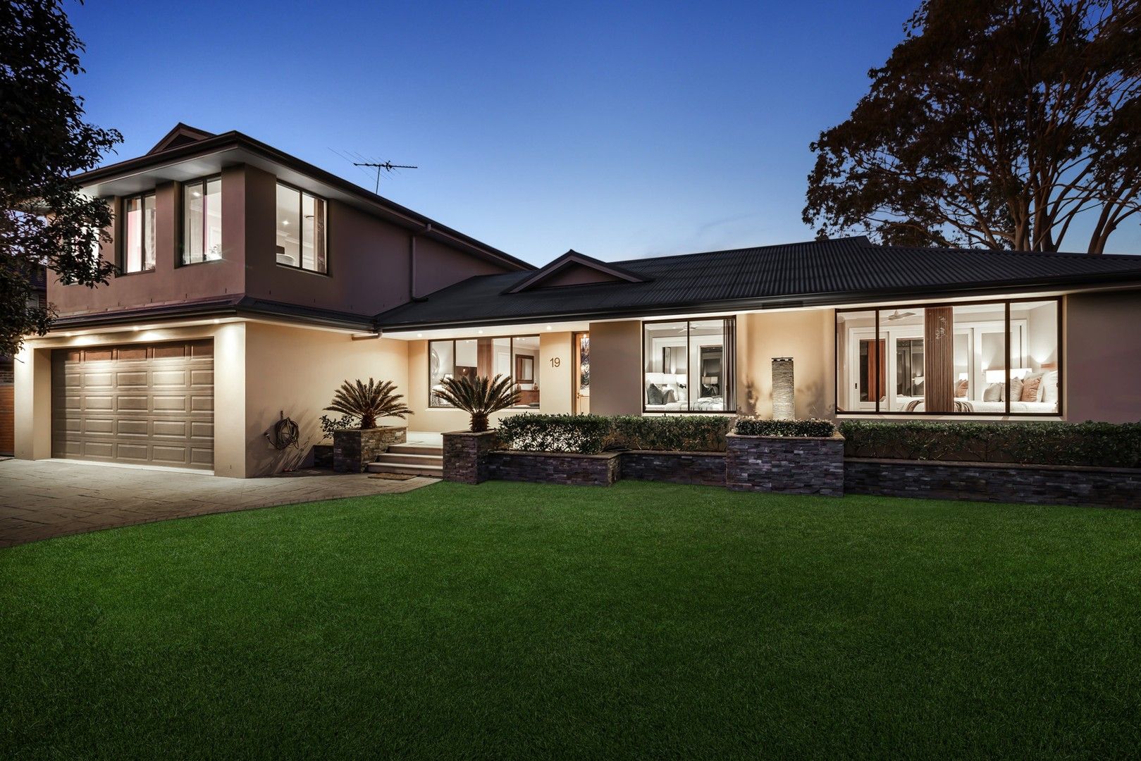 4 bedrooms House in 19 Allsopp Avenue BAULKHAM HILLS NSW, 2153