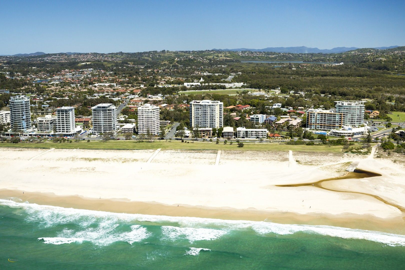 2 bedrooms Townhouse in 2/8 Bolton Street KIRRA QLD, 4225