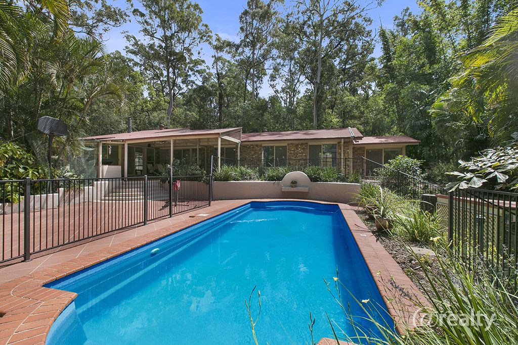 8 Alpinia Court, Albany Creek QLD 4035 Domain