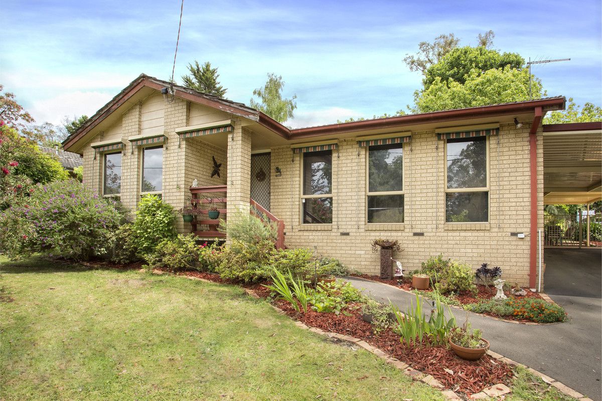 16 Springs Street, Cockatoo VIC 3781, Image 0