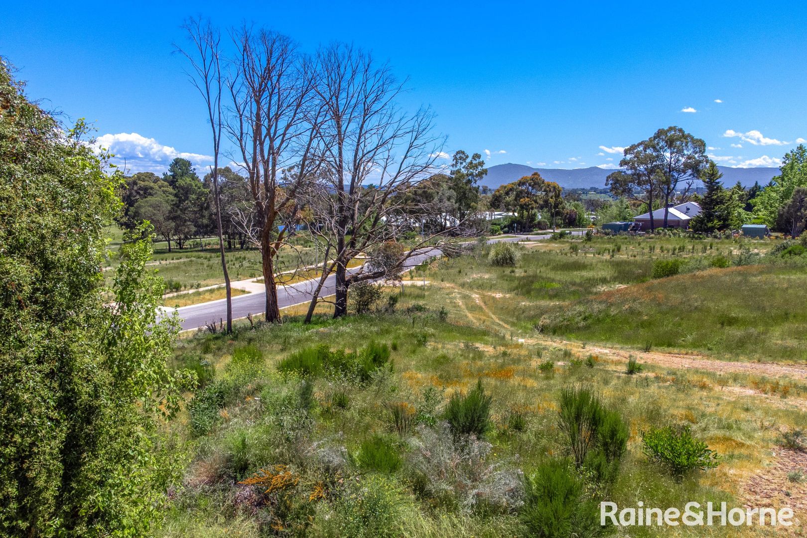 2 Birdie Way, Gisborne VIC 3437, Image 2