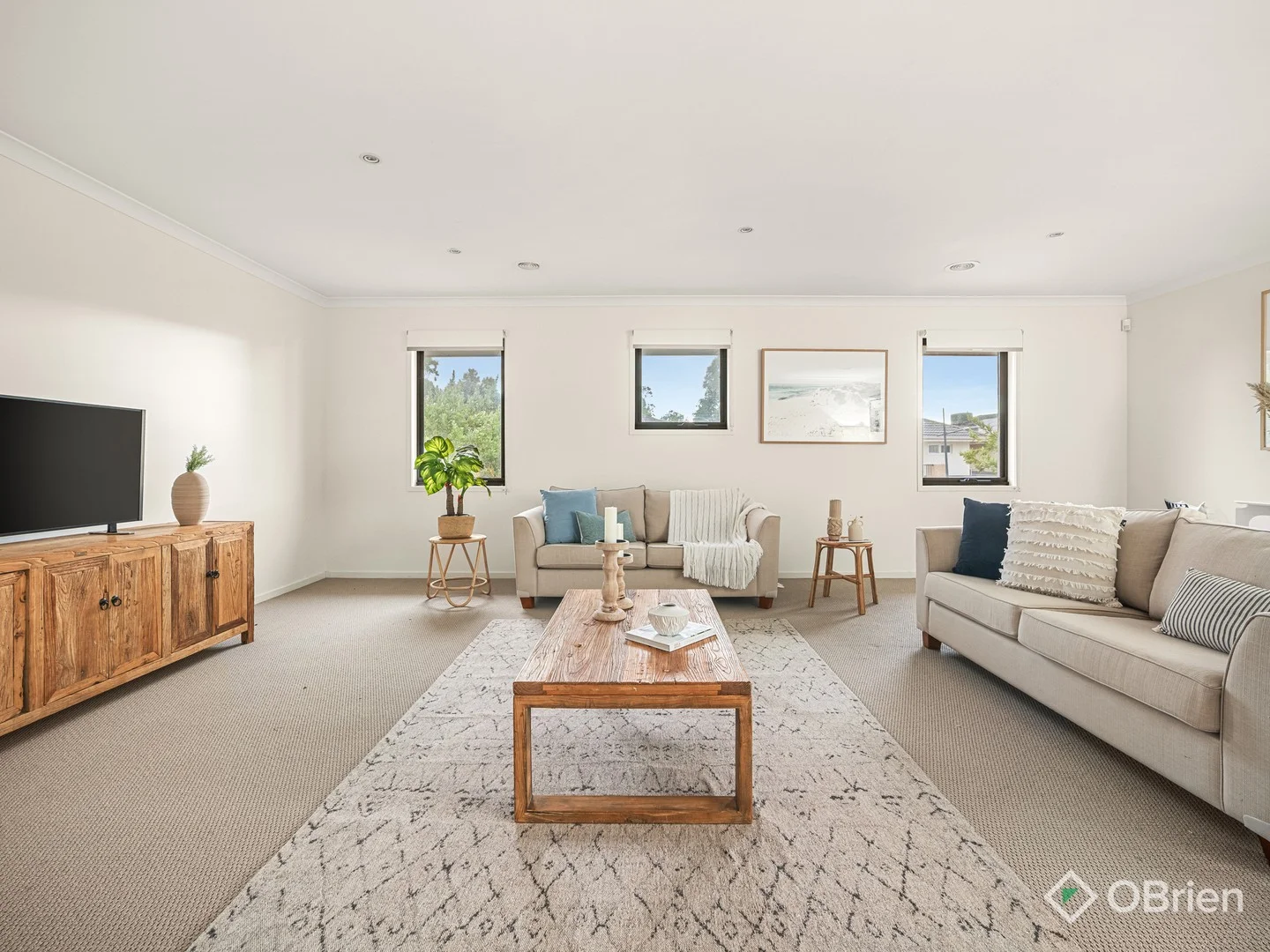 28/2 Barton Drive, Sandhurst VIC 3977