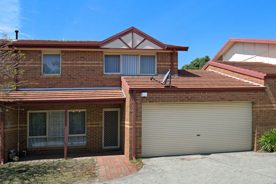 3 2 Golden Glen Road Forest Hill Vic 3131 Townhouse For